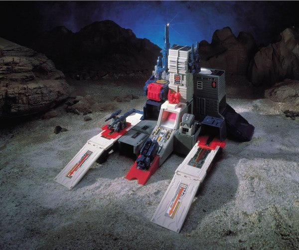 Takara Tomy Encore 23 Fortress Maximus Official Images Show Biggest Transformer Toy Ever  (5 of 8)